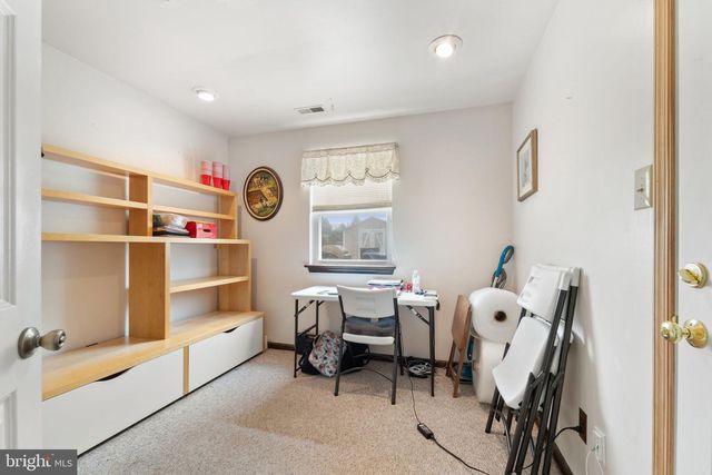 13 HARTFORD RD, Sewell, NJ 08080
