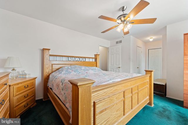 13 HARTFORD RD, Sewell, NJ 08080