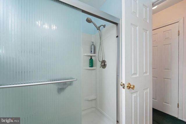13 HARTFORD RD, Sewell, NJ 08080