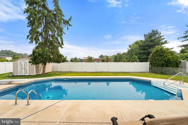 13 HARTFORD RD, Sewell, NJ 08080
