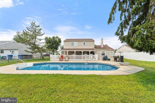13 HARTFORD RD, Sewell, NJ 08080