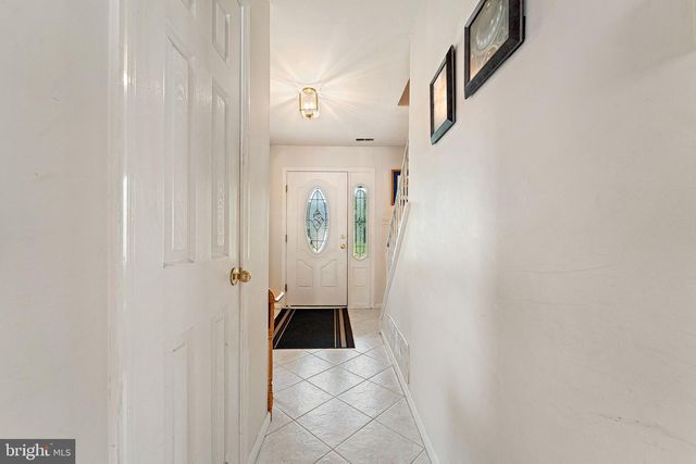 13 HARTFORD RD, Sewell, NJ 08080