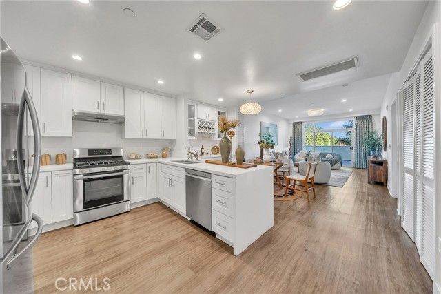 56 E Duarte 318, Arcadia, CA 91006