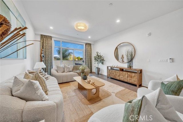 56 E Duarte 318, Arcadia, CA 91006