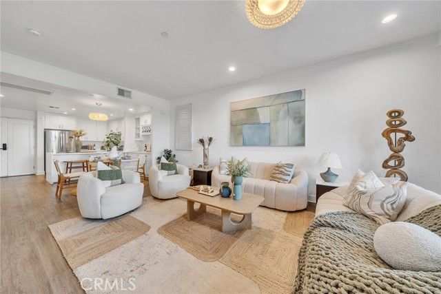 56 E Duarte 318, Arcadia, CA 91006