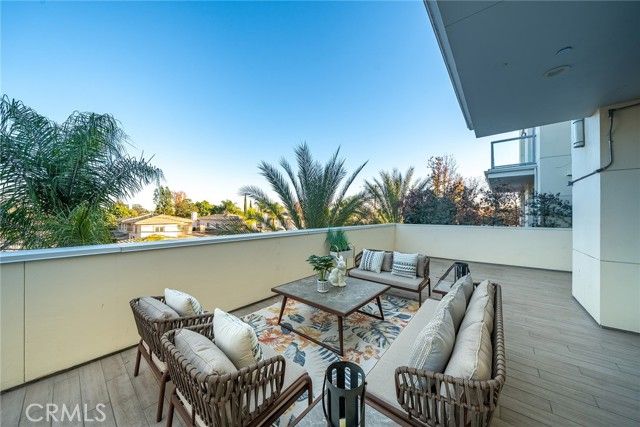 56 E Duarte 318, Arcadia, CA 91006