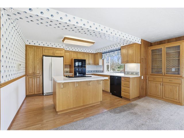 2040 N COUNTRY CLUB Dr, Canby, OR 97013