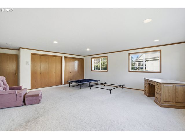 2040 N COUNTRY CLUB Dr, Canby, OR 97013