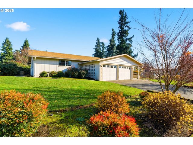 2040 N COUNTRY CLUB Dr, Canby, OR 97013