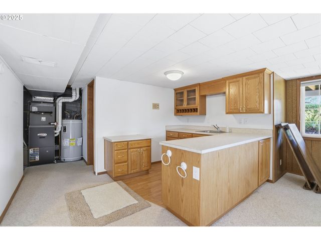 2040 N COUNTRY CLUB Dr, Canby, OR 97013