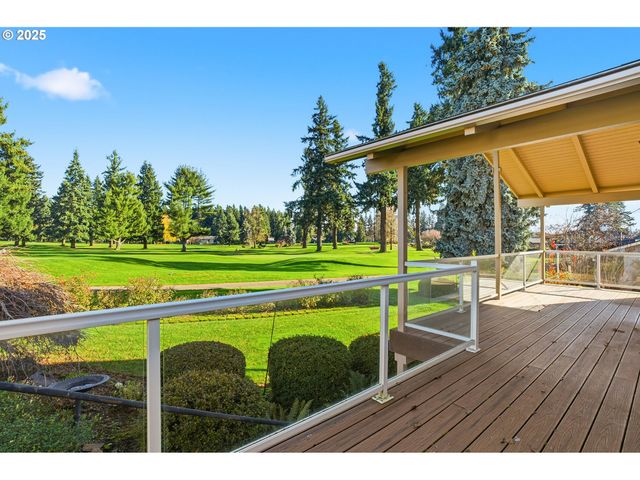 2040 N COUNTRY CLUB Dr, Canby, OR 97013