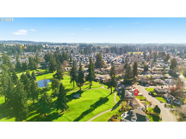 2040 N COUNTRY CLUB Dr, Canby, OR 97013