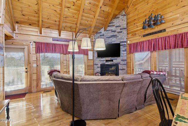 2012 Cougar Crossing Way, Sevierville, TN 37862