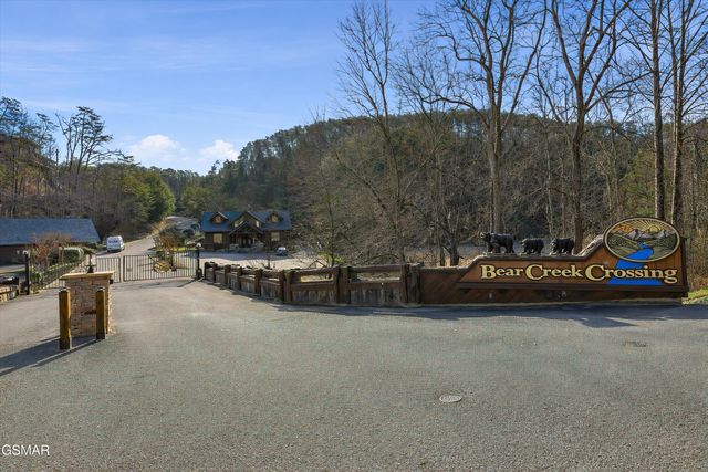 2012 Cougar Crossing Way, Sevierville, TN 37862