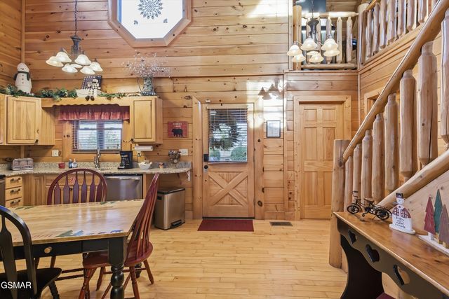 2012 Cougar Crossing Way, Sevierville, TN 37862