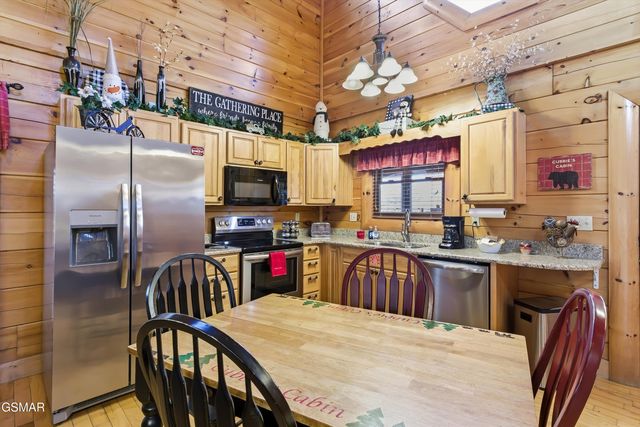 2012 Cougar Crossing Way, Sevierville, TN 37862