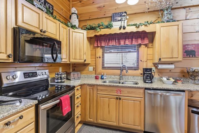 2012 Cougar Crossing Way, Sevierville, TN 37862