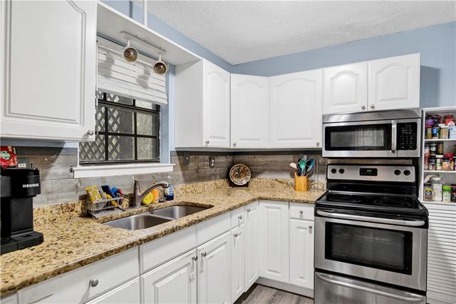 11037 Moreland W Drive, Grand Bay, AL 36541