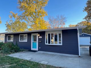 2001 E Country Squire Drive, Urbana, IL 61802