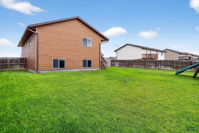 740 RADIAL LN, Box Elder, SD 57719