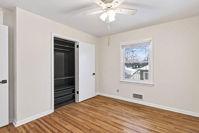 22 Mcclelland Street N, Maplewood, MN 55119