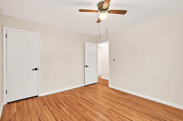 22 Mcclelland Street N, Maplewood, MN 55119