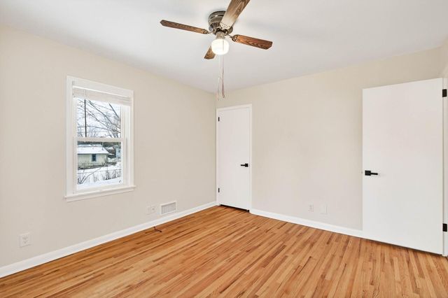 22 Mcclelland Street N, Maplewood, MN 55119