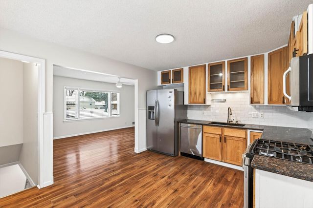 22 Mcclelland Street N, Maplewood, MN 55119