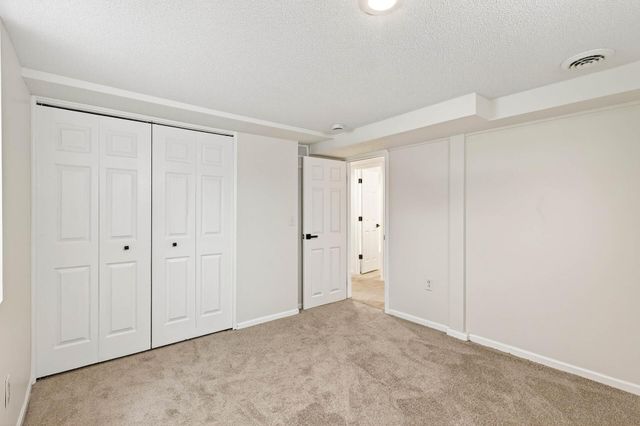 22 Mcclelland Street N, Maplewood, MN 55119