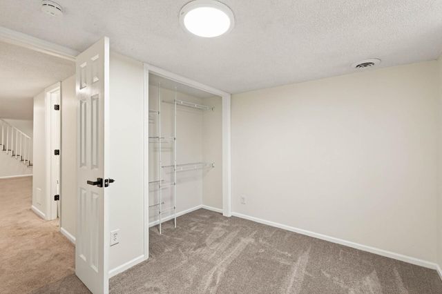 22 Mcclelland Street N, Maplewood, MN 55119