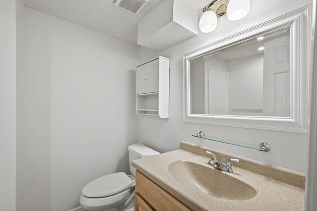 22 Mcclelland Street N, Maplewood, MN 55119