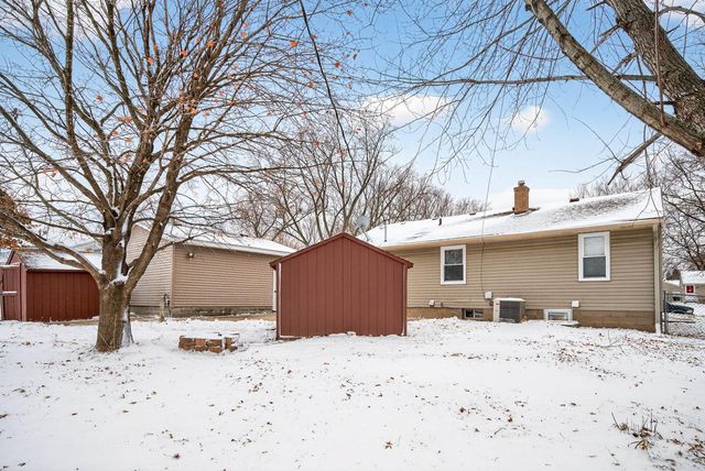 22 Mcclelland Street N, Maplewood, MN 55119