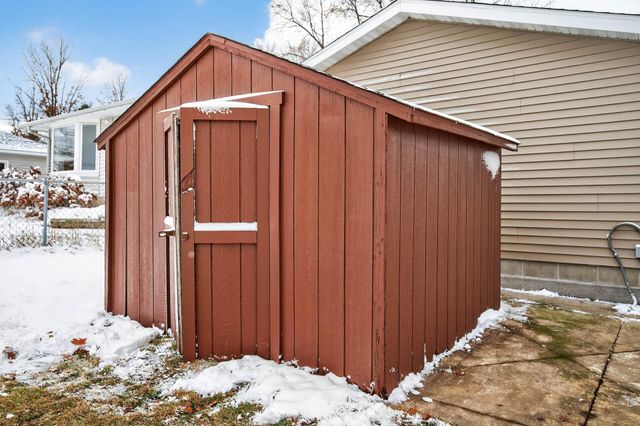 22 Mcclelland Street N, Maplewood, MN 55119