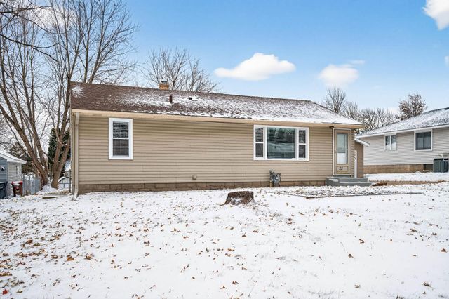 22 Mcclelland Street N, Maplewood, MN 55119