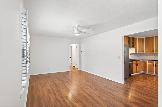 22 Mcclelland Street N, Maplewood, MN 55119