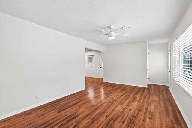 22 Mcclelland Street N, Maplewood, MN 55119