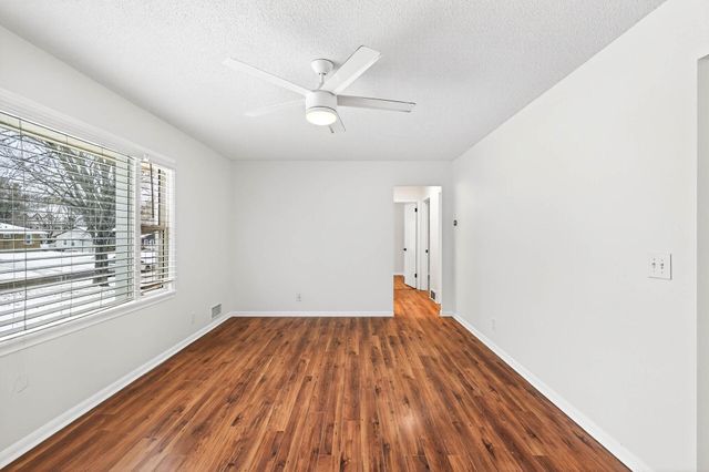 22 Mcclelland Street N, Maplewood, MN 55119