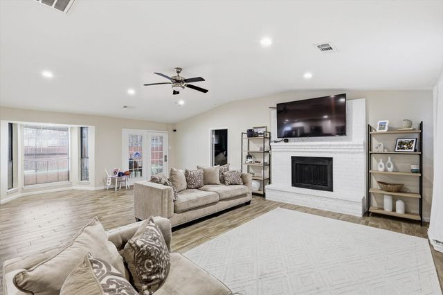 1400 Glasgow Road, Fort Worth, TX 76134