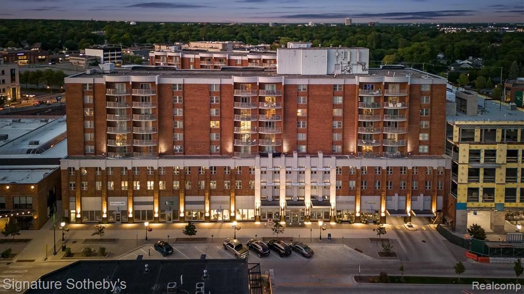 411 S Old Woodward Avenue 704, Birmingham, MI 48009
