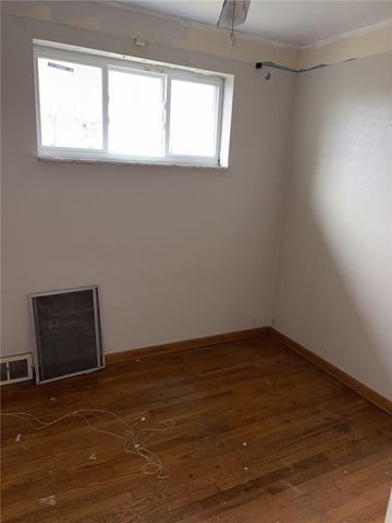 3324 Radcliffe St, Esplen, PA 15204