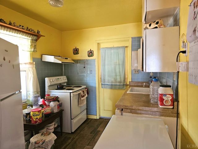 415 E Florinda Street, Hanford, CA 93230