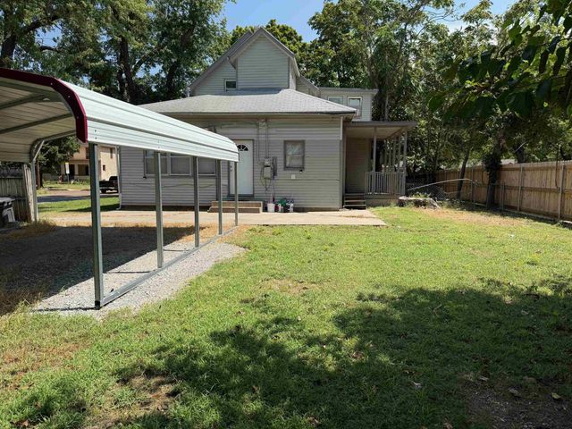 1601 Millington St, Winfield, KS 67156