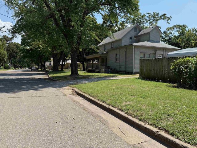 1601 Millington St, Winfield, KS 67156