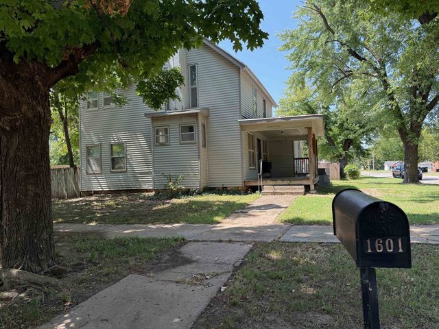 1601 Millington St, Winfield, KS 67156