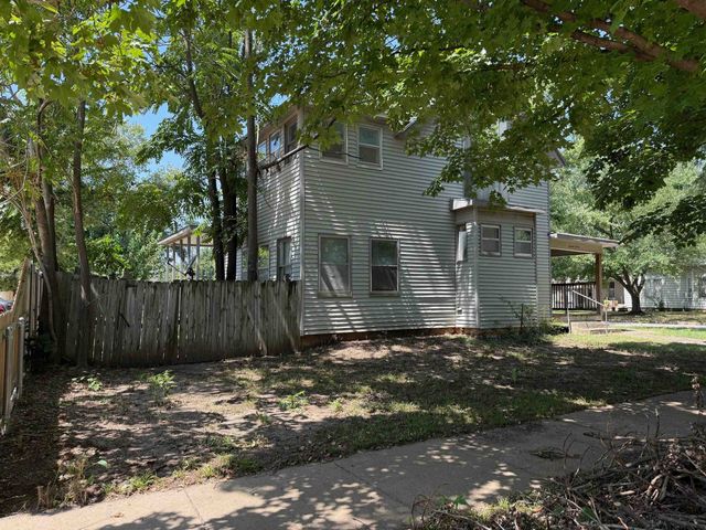 1601 Millington St, Winfield, KS 67156