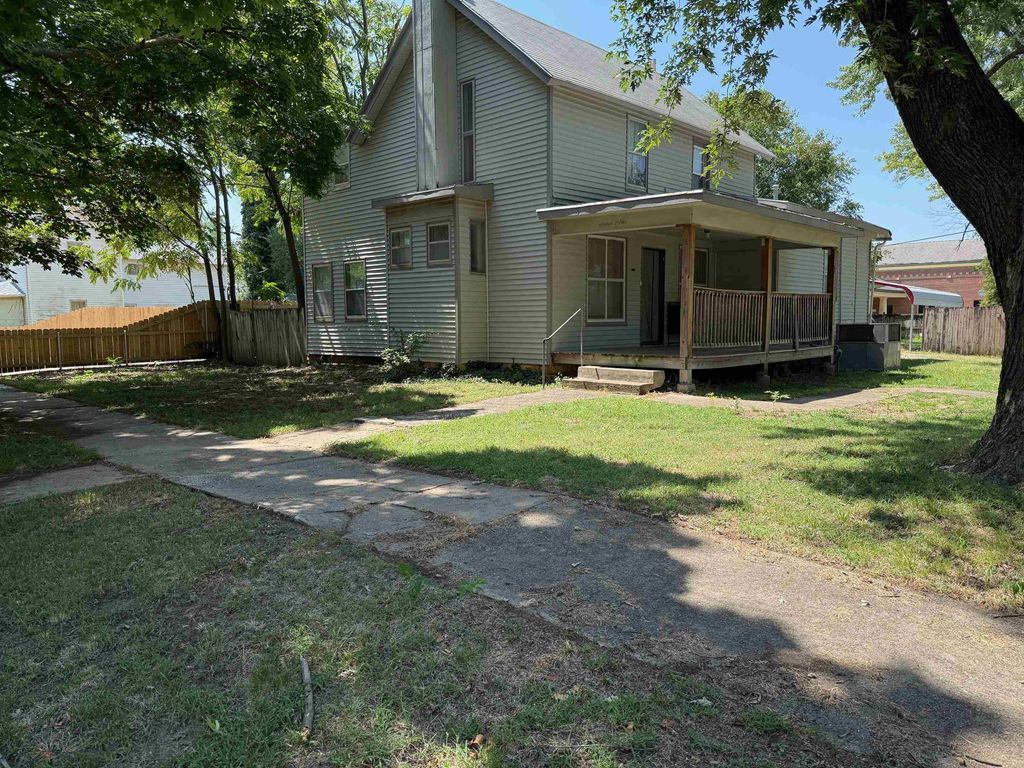 1601 Millington St, Winfield, KS 67156