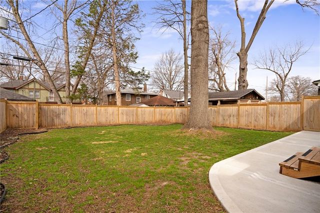 5712 Harrison Street, Kansas City, MO 64110