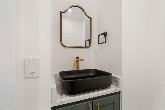 5712 Harrison Street, Kansas City, MO 64110