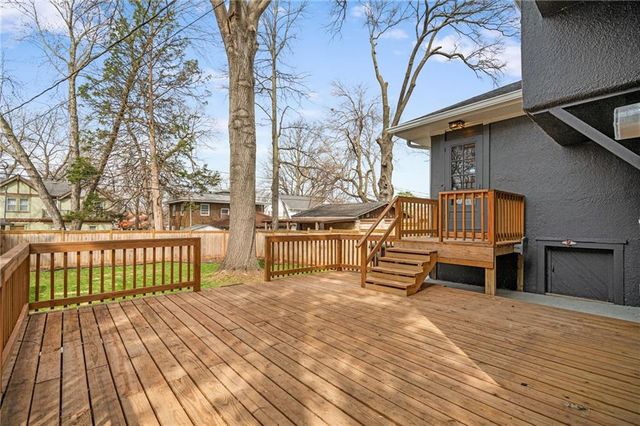 5712 Harrison Street, Kansas City, MO 64110