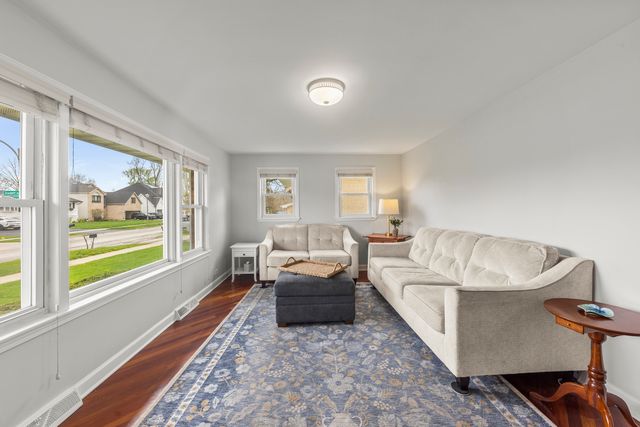 597 N West Avenue, Elmhurst, IL 60126
